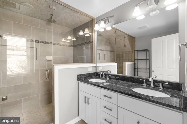 300 S ROBINSON ST, Baltimore, MD 21224