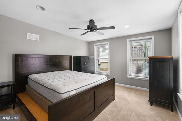 300 S ROBINSON ST, Baltimore, MD 21224