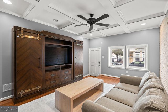 300 S ROBINSON ST, Baltimore, MD 21224