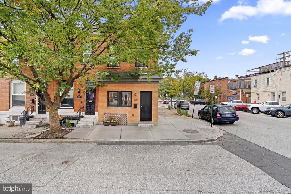 300 S ROBINSON ST, Baltimore, MD 21224