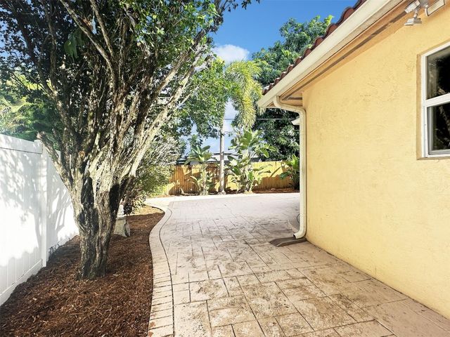 2936 NW 9th Terrace, Wilton Manors, FL 33311