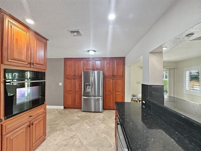 2936 NW 9th Terrace, Wilton Manors, FL 33311