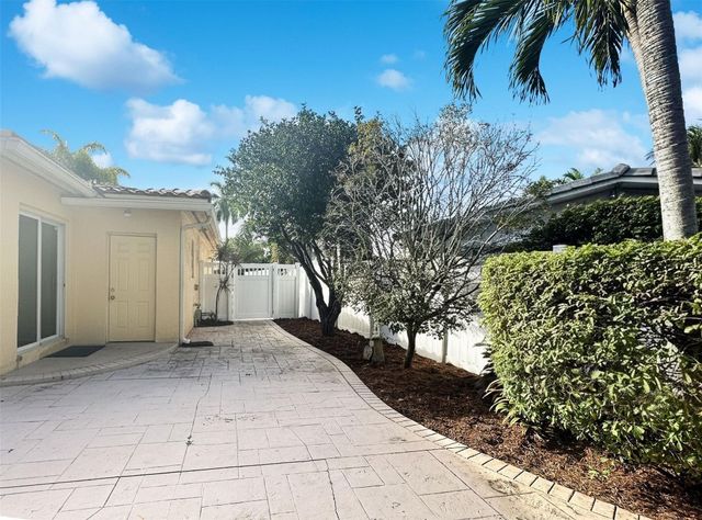 2936 NW 9th Terrace, Wilton Manors, FL 33311