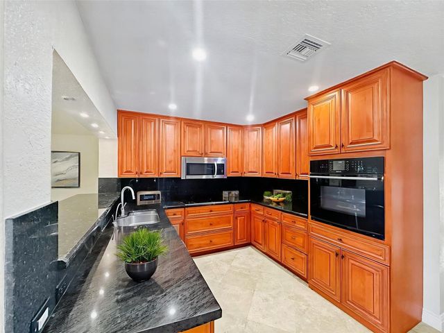 2936 NW 9th Terrace, Wilton Manors, FL 33311