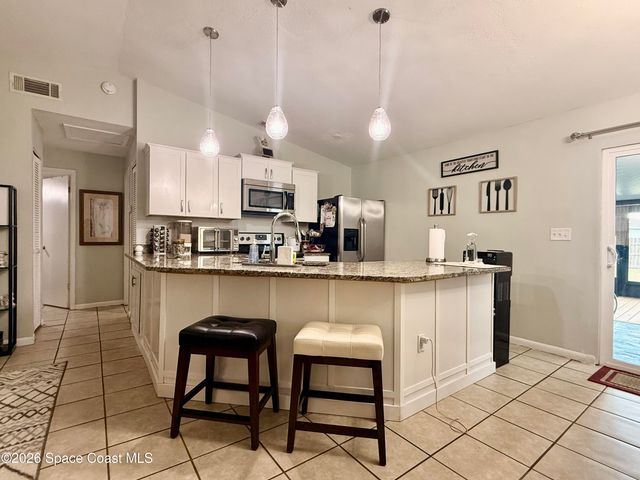 617 Thuringer Street NW, Palm Bay, FL 32907