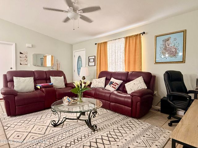 617 Thuringer Street NW, Palm Bay, FL 32907
