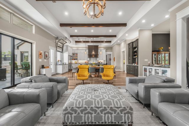 125 Kyle Court, Double Oak, TX 75077