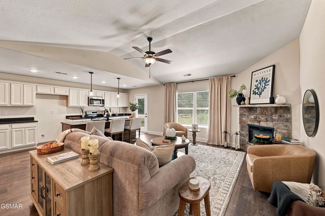 643 Snowflower Circle, Pigeon Forge, TN 37863