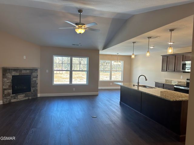 643 Snowflower Circle, Pigeon Forge, TN 37863