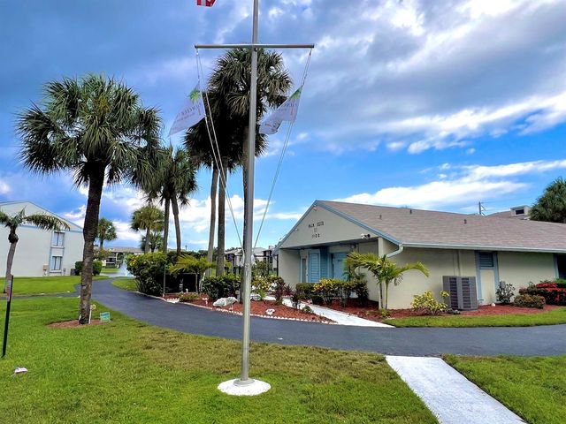 1104 Green Pine Boulevard G1, West Palm Beach, FL 33409