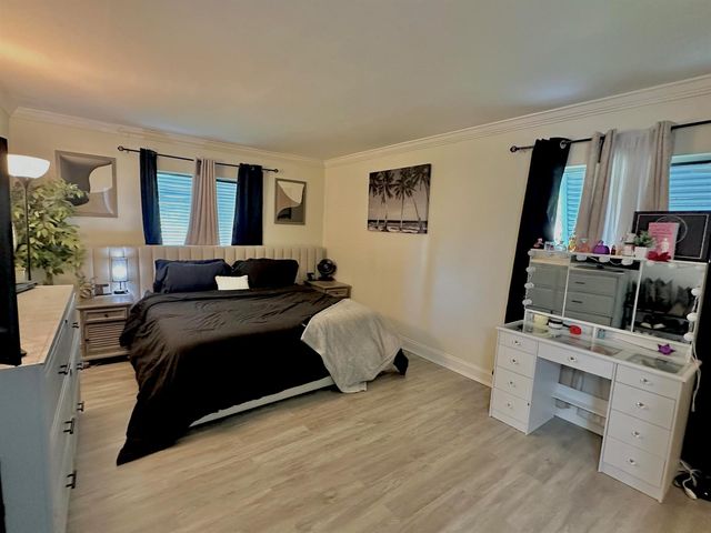 1104 Green Pine Boulevard G1, West Palm Beach, FL 33409