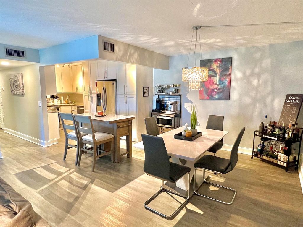 1104 Green Pine Boulevard G1, West Palm Beach, FL 33409
