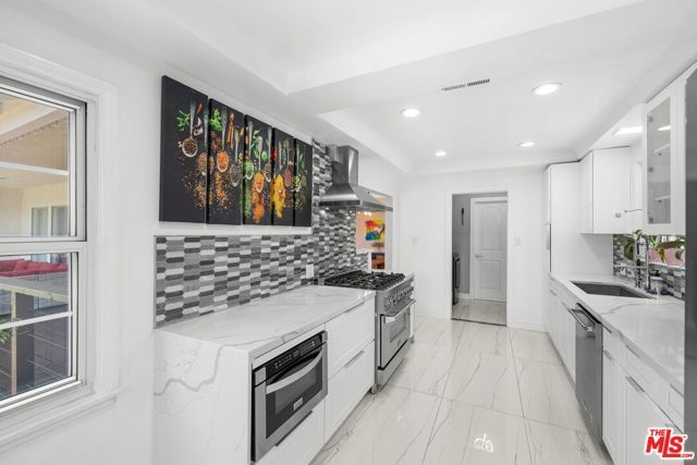 9717 S 4th Avenue, Inglewood, CA 90305