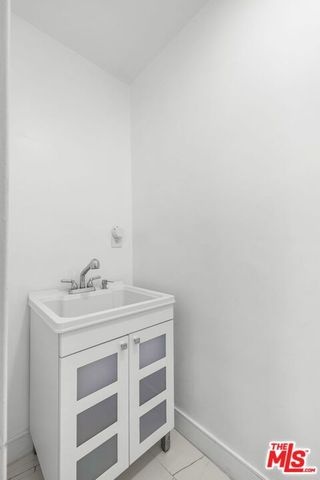 9717 S 4th Avenue, Inglewood, CA 90305