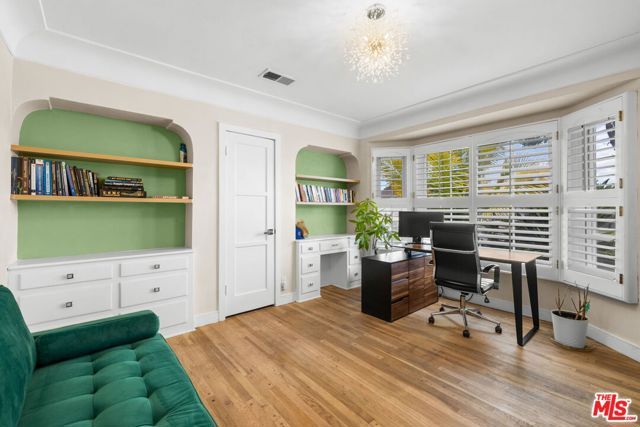 9717 S 4th Avenue, Inglewood, CA 90305