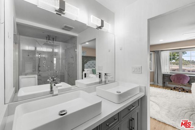 9717 S 4th Avenue, Inglewood, CA 90305