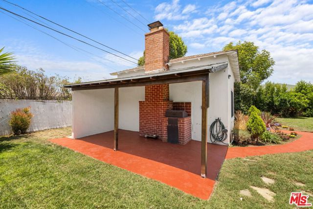 9717 S 4th Avenue, Inglewood, CA 90305