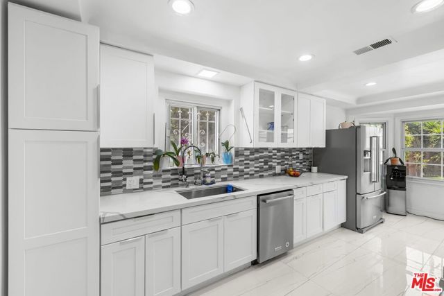 9717 S 4th Avenue, Inglewood, CA 90305