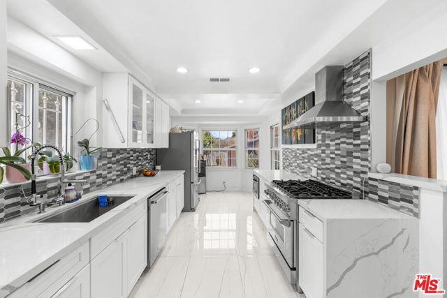 9717 S 4th Avenue, Inglewood, CA 90305