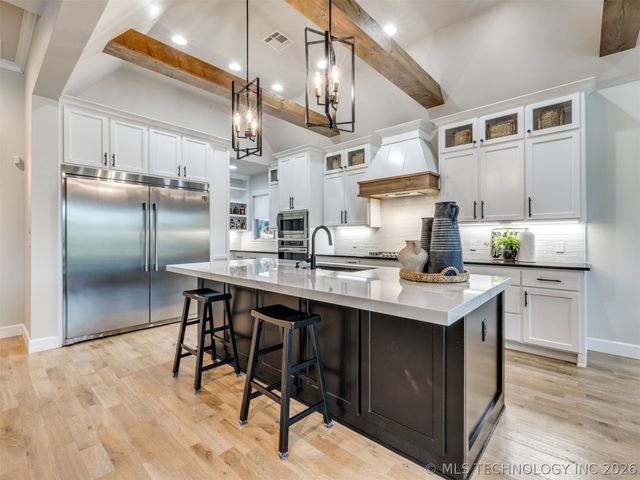 12444 S Darlington Avenue, Bixby, OK 74008