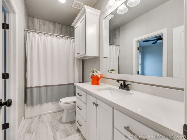 12444 S Darlington Avenue, Bixby, OK 74008