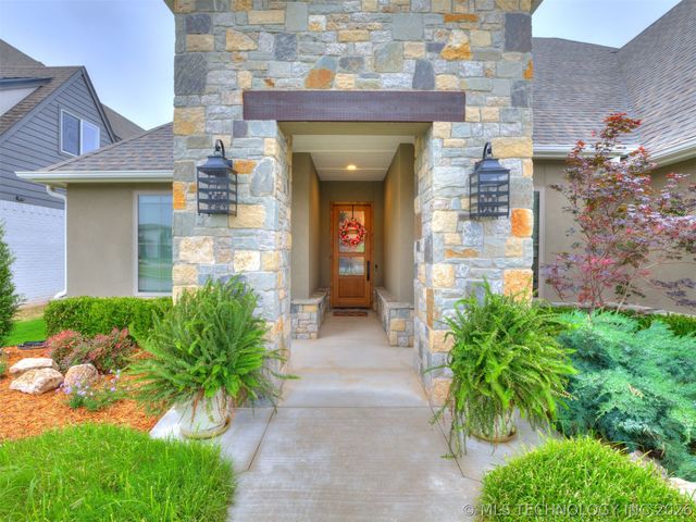 12444 S Darlington Avenue, Bixby, OK 74008