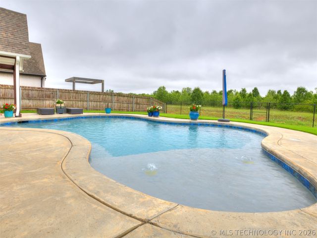 12444 S Darlington Avenue, Bixby, OK 74008