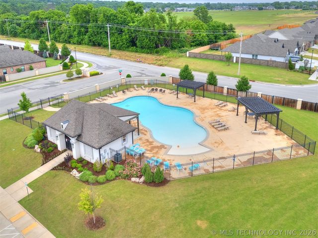 12444 S Darlington Avenue, Bixby, OK 74008