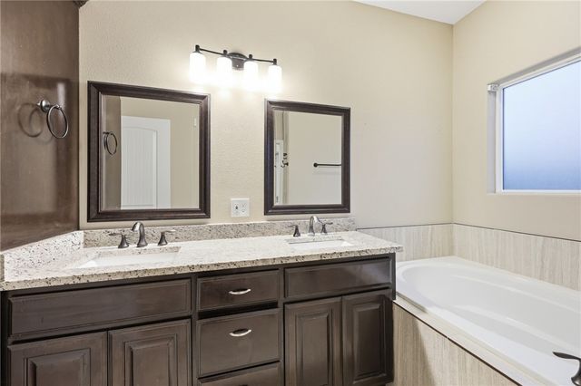 7658 Granite Dr, Corpus Christi, TX 78414