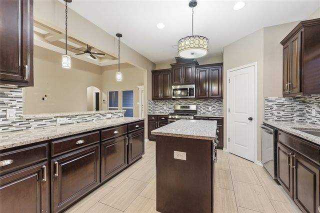 7658 Granite Dr, Corpus Christi, TX 78414