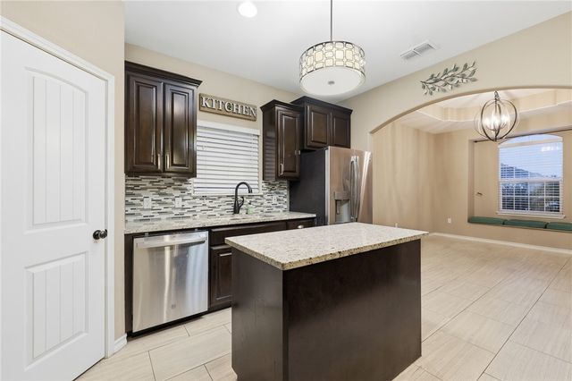 7658 Granite Dr, Corpus Christi, TX 78414