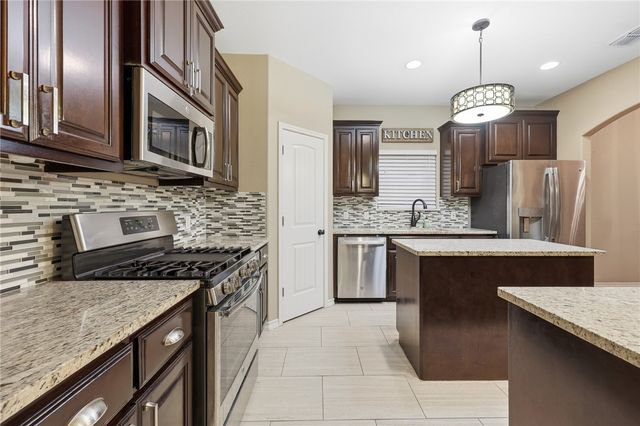 7658 Granite Dr, Corpus Christi, TX 78414