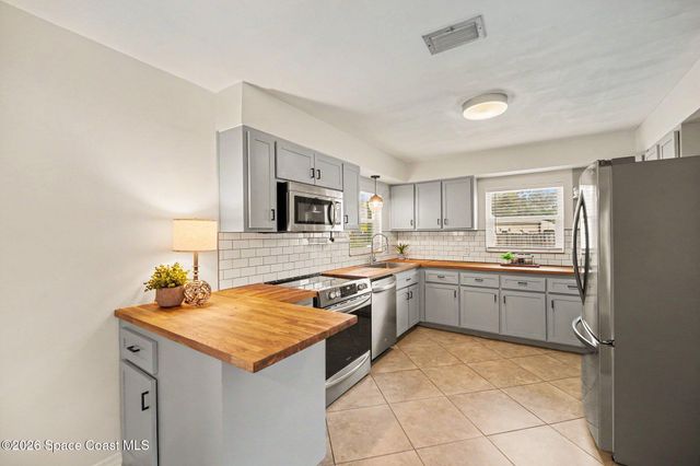 2250 Sunset Avenue, Indialantic, FL 32903