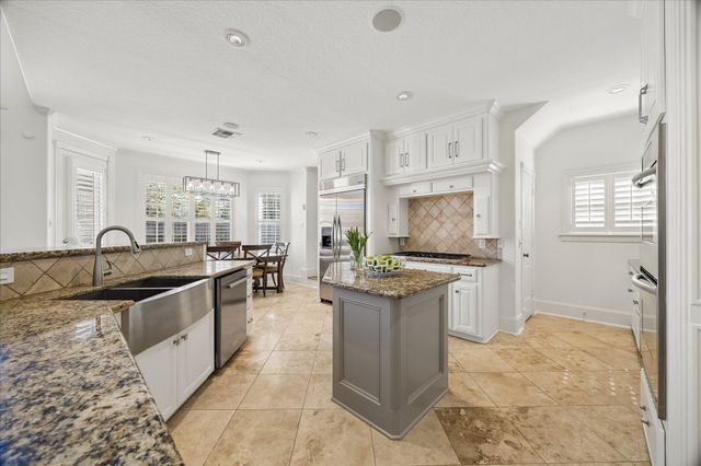 3711 Drake, Houston, TX 77005