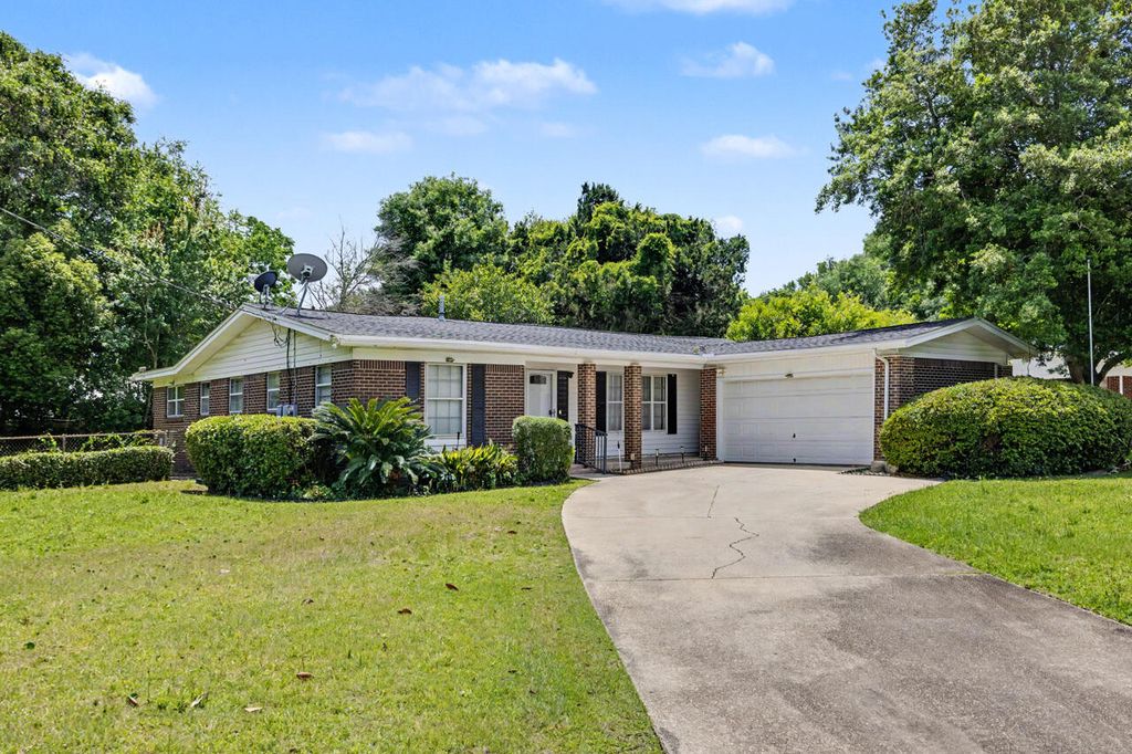 108 NW Sotir Street, Fort Walton Beach, FL 32548