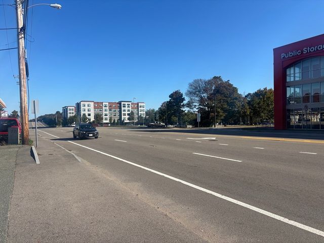 1471 Main St upper, Weymouth, MA 02190