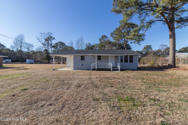 101 W Pine Forest Road, Mount Olive, NC 28365