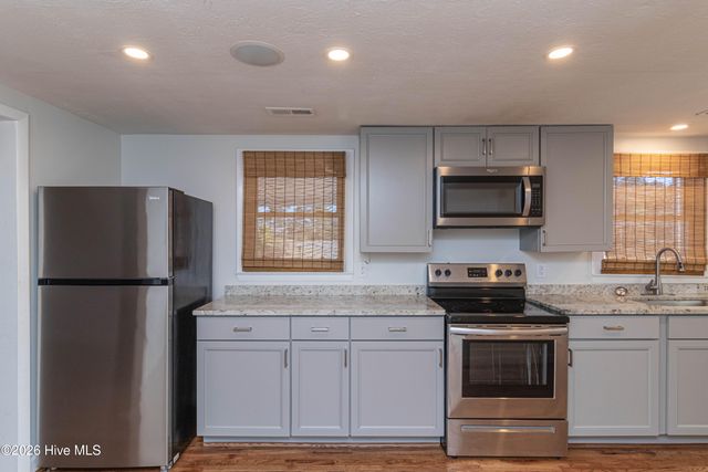 101 W Pine Forest Road, Mount Olive, NC 28365