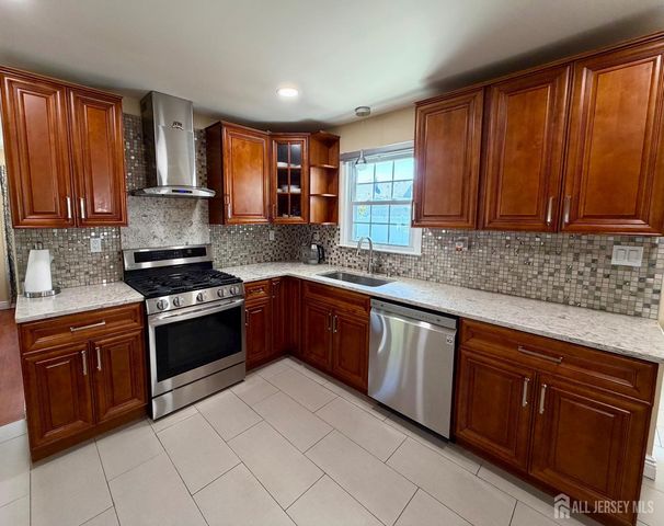 125 Hermann Street, Carteret, NJ 07008
