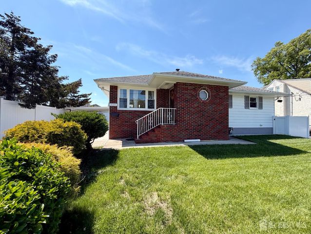 125 Hermann Street, Carteret, NJ 07008