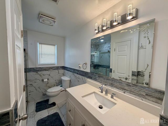 125 Hermann Street, Carteret, NJ 07008
