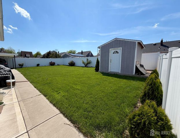 125 Hermann Street, Carteret, NJ 07008