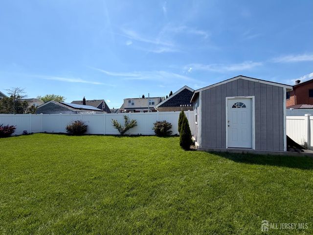 125 Hermann Street, Carteret, NJ 07008