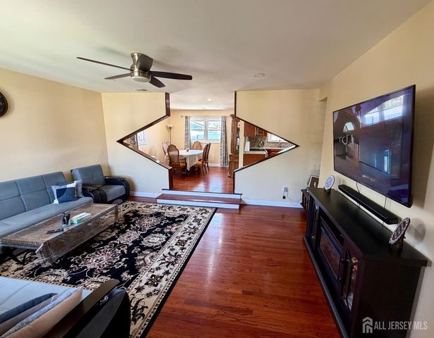 125 Hermann Street, Carteret, NJ 07008