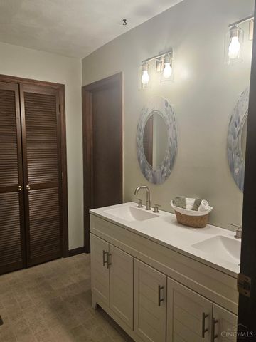 619 Shultz Drive, Hamilton, OH 45013