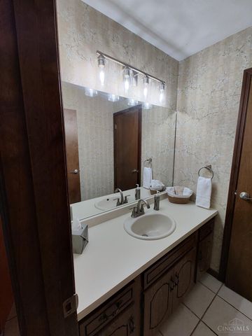 619 Shultz Drive, Hamilton, OH 45013