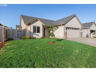 3013 21ST Ave, Albany, OR 97322