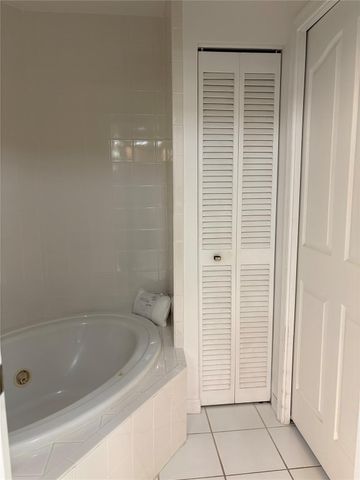 9749 Malvern Dr 9749, Tamarac, FL 33321