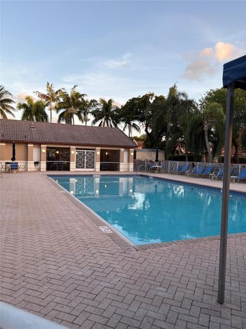 9749 Malvern Dr 9749, Tamarac, FL 33321