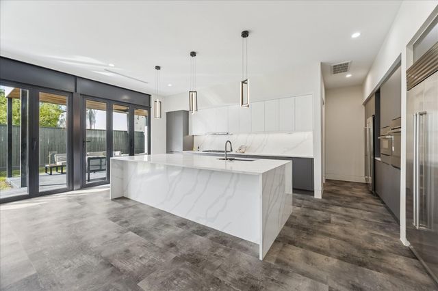 2610 Westgrove Lane, Houston, TX 77027